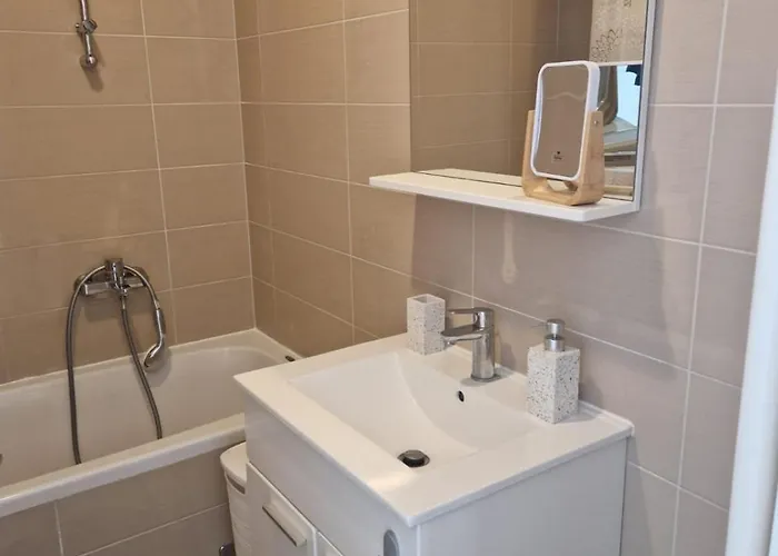 Lägenhet Lnl N Garage