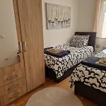 Apartment Lnl N Garage *