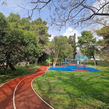 Διαμέρισμα Lnl N Garage *