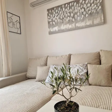 Lnl N Garage דירה זאדאר